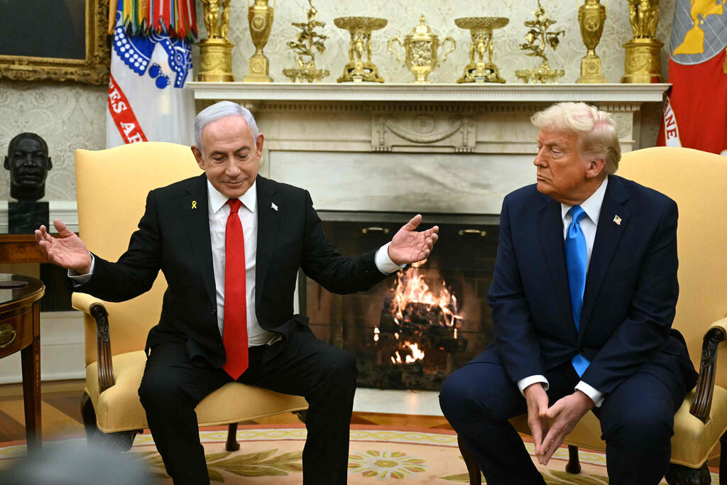 Netanyahu and Trump in the Oval Office in February (Photo: ANDREW CABALLERO-REYNOLDS / AFP) ראש הממשלה בנימין נתניהו נפגש עם נשיא ארה"ב דונלד טראמפ בבית הלבן