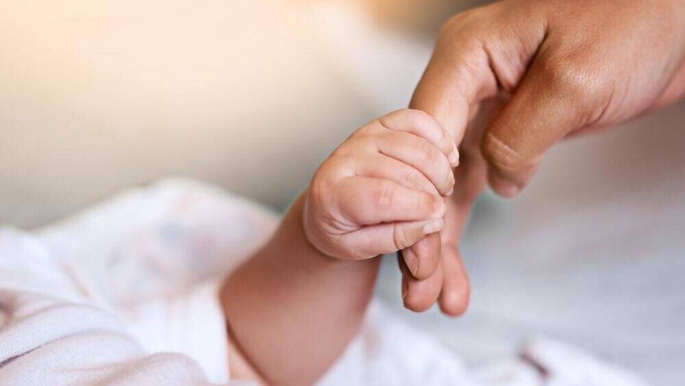 RSV can pose a serious risk to infants (Photo: Shutterstock) תינוק חולה