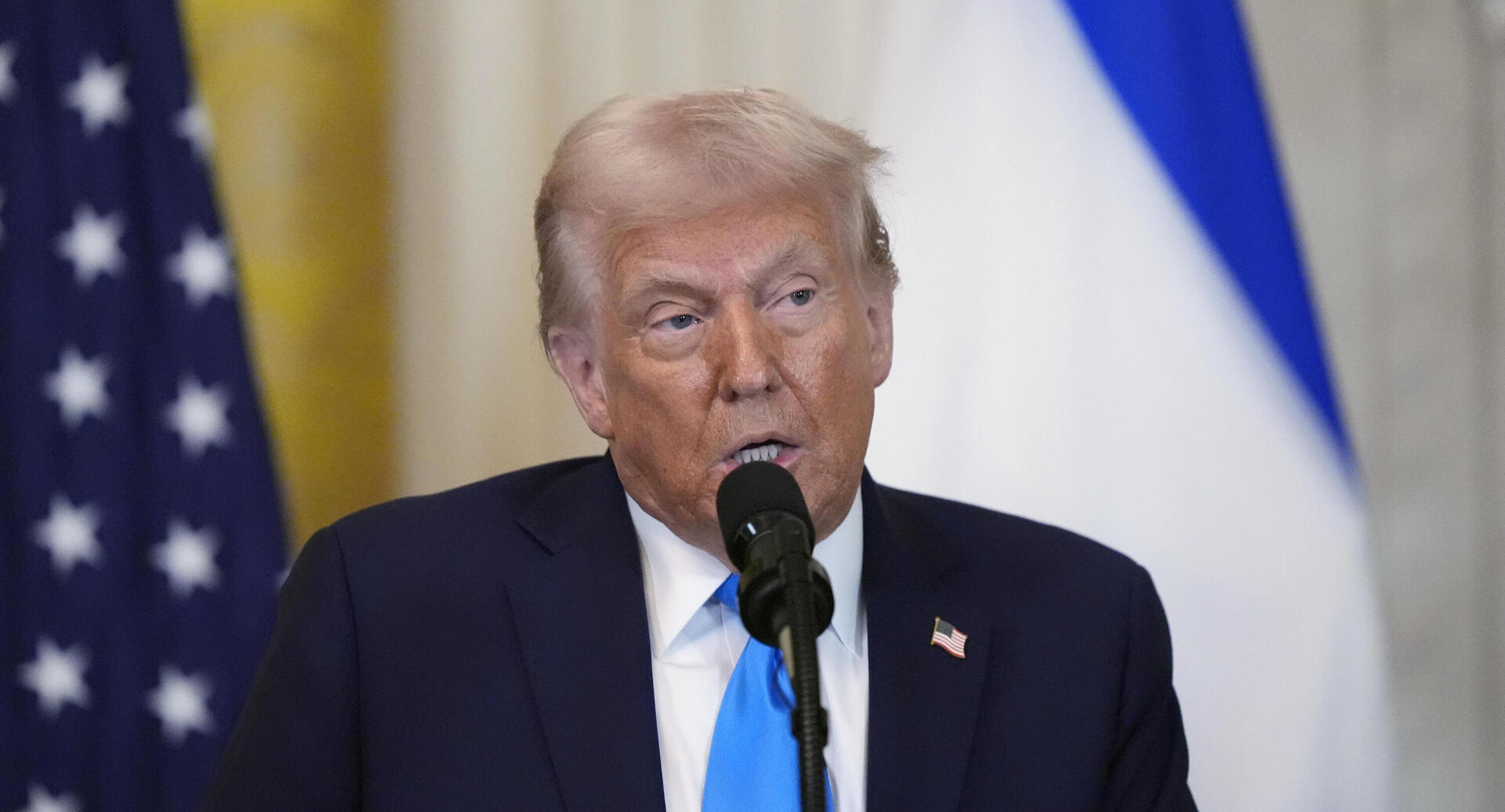 נשיא ארה"ב דונלד טראמפ במסיבת העיתונאים בבית הלבן