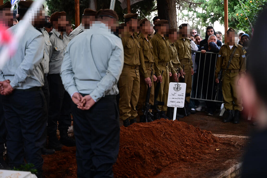 הלווייתו של רס"ל (במיל') נדב כהן ז"ל בבית העלמין במושב בית חנן