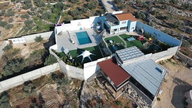  מתחמי יוקרה במרחב קו התפר 