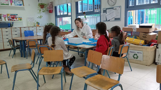 מזכירה מהעירייה עובדת בגן ילדים ביבנה, בשל שביתה איטלקית של גננות