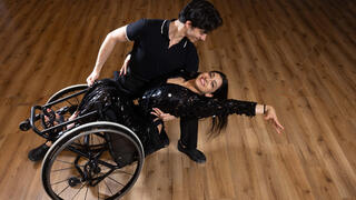 תומר מרגלית ריקוד בכסא גלגלים