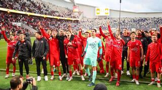 שחקני הפועל תל אביב מאושרים