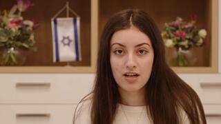 שורדת השבי קרינה ארייב בסרטון שהוקרן בכיכר החטופים