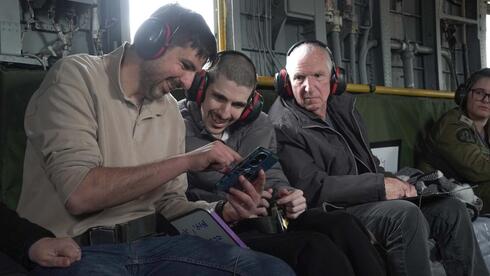 תיעודים מרגשים של אור לוי עם בני משפחתו במסוק בדרכם לבית החולים