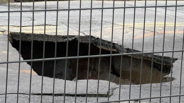 בולען בצומת אבן גבירול קפלן, בתל אביב