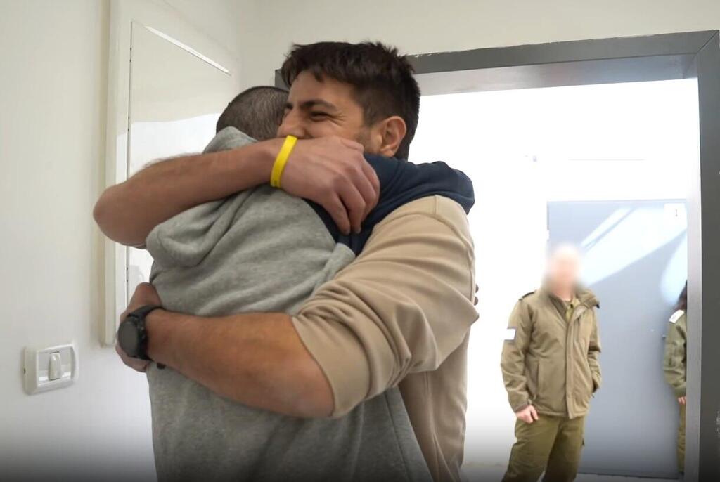 האיחוד המרגש של אור לוי עם הוריו ואחיו