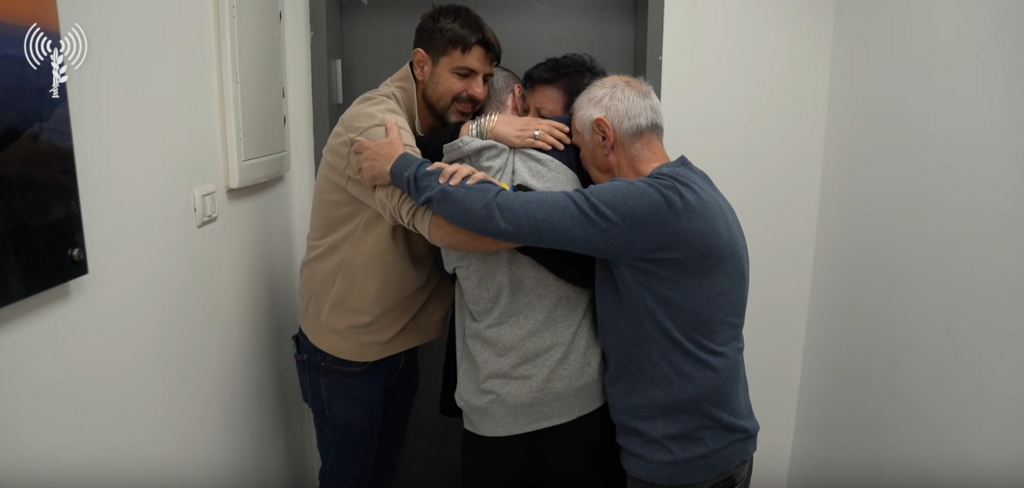 האיחוד המרגש של אור לוי עם הוריו ואחיו