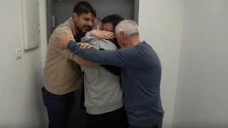 האיחוד המרגש של אור לוי עם הוריו ואחיו