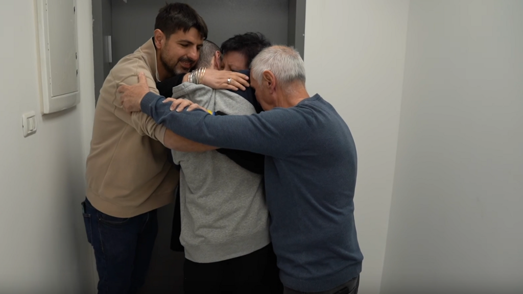 האיחוד המרגש של אור לוי עם הוריו ואחיו