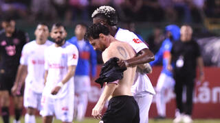 שחקני אולימפיה מגיעים להצטלם עם מסי