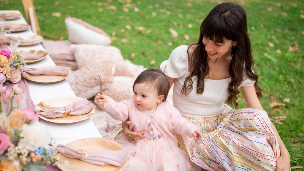 תמר ליבוביץ-גולן ובתה יסמין