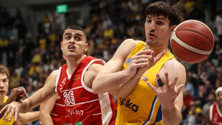 רומן סורקין מול ים מדר