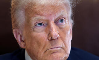 נשיא ארה"ב דונלד טראמפ ב מטוס אייר פורס 1 