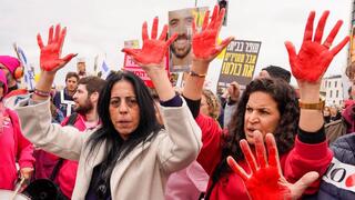 הפגנה של משפחות חטופים יחד עם פעילים למען מימוש ההסכם בכיכר הג׳וינט בירושלים