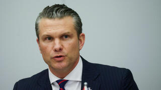 ארה"ב שר ההגנה פיט הגסת' ב בריסל פגישה עם בכירי נאט"ו