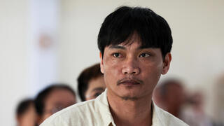 סריאון וואטצ'ארא ששוחרר משבי חמאס בכפר ב תאילנד 