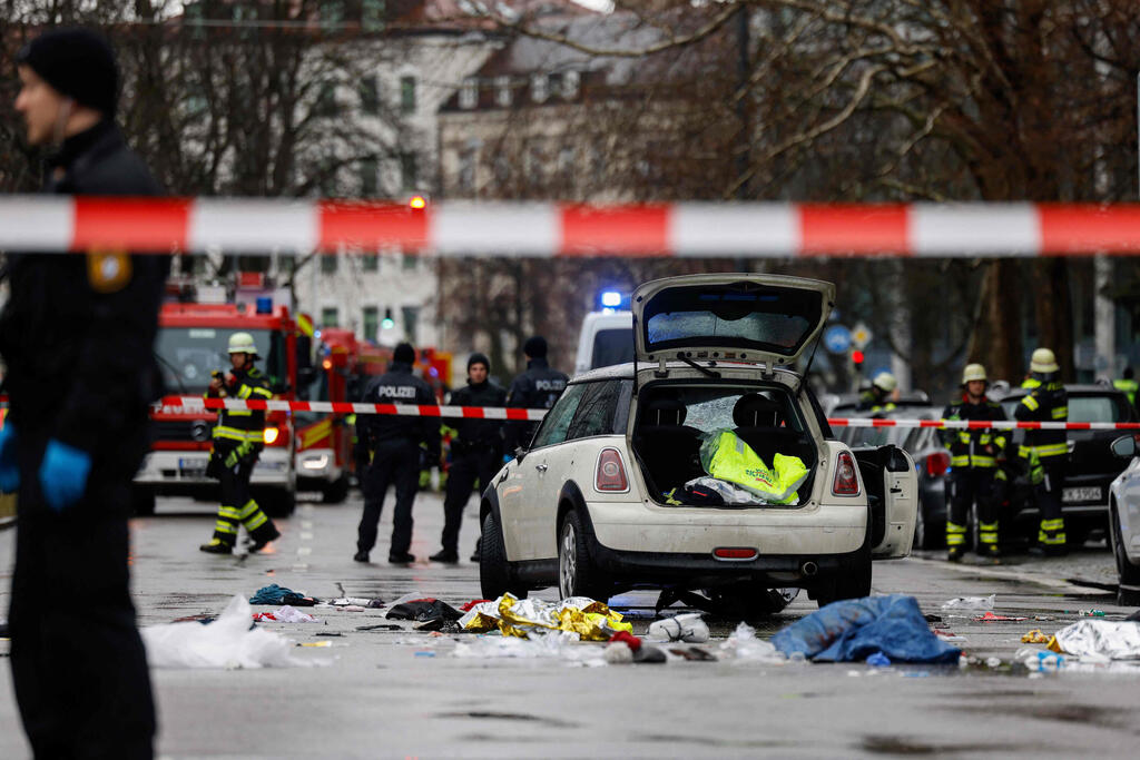 Car drives into crowd in Munich on Thursday 