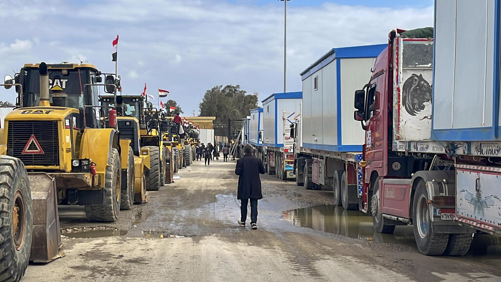 КПП Рафиах (Фото: AP Photo/Mohamed Arafat) מעבר רפיח