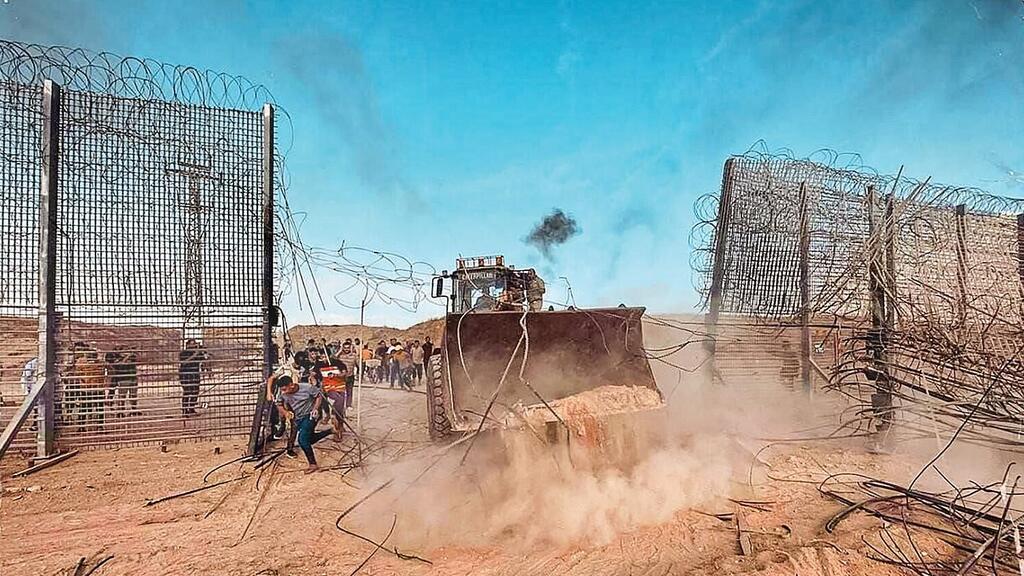 The breach of the border fence on October 7 פריצת הגדר ב־7 באוקטובר