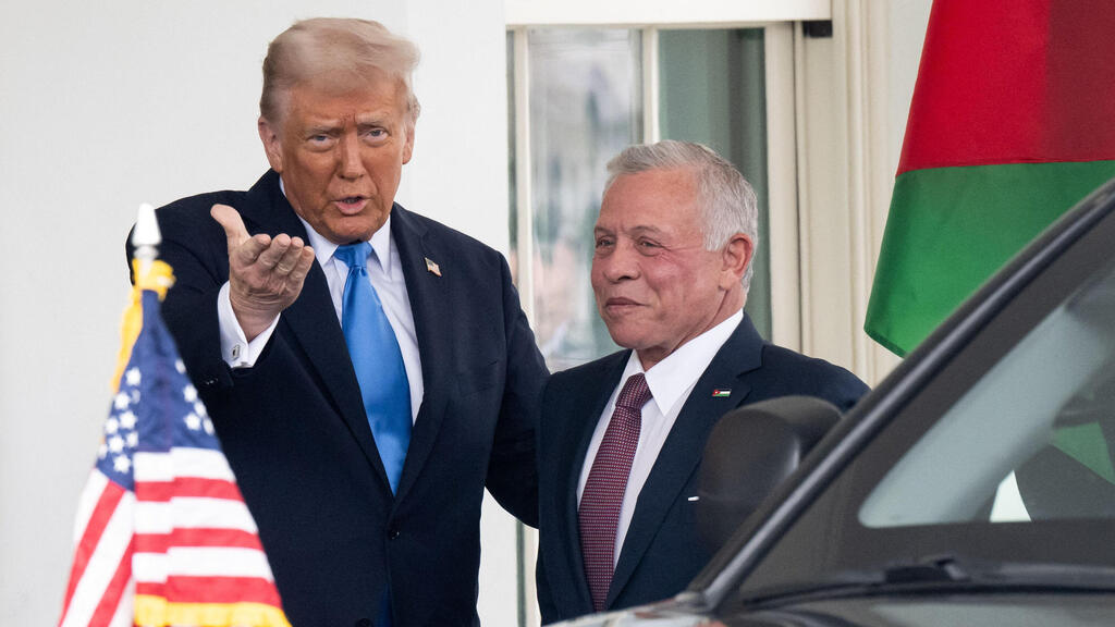 Abdullah and Trump (Photo: Saul Loeb/AFP) נשיא ארה"ב דונלד טראמפ פגישה עם מלך ירדן עבדאללה