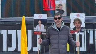 שורד השבי אור לוי לראשונה בכיכר החטופים