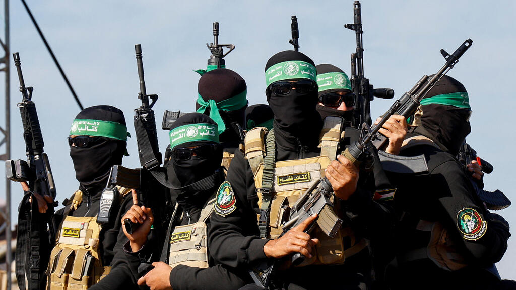 מכינים הצגה? בישראל חוששים שחמאס "יביים התפרקות מנשק"