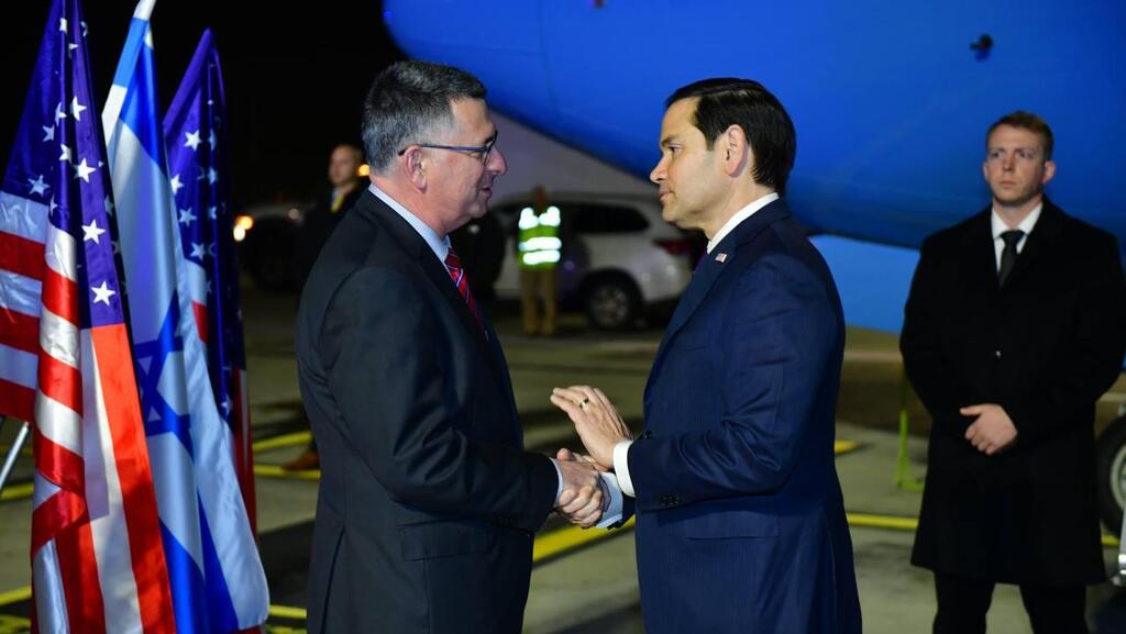 שר הביטחון גדעון סער ומרקו רוביו מזכיר המדינה של ארה"ב בנתב"ג