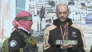 העברת  יאיר הורן, שגיא דקל-חן וסשה טרופנוב לצלב האדום