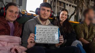  סשה טרופנוב בדרך לבית החולים שיבא