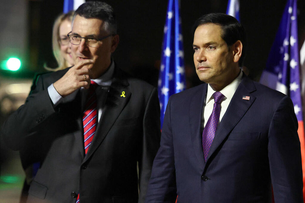 שר הביטחון גדעון סער ומרקו רוביו מזכיר המדינה של ארה"ב בנתב"ג