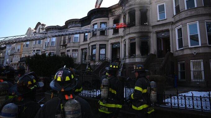 הדירה שנשרפה ליד מרכז חב"ד העולמי בברוקלין