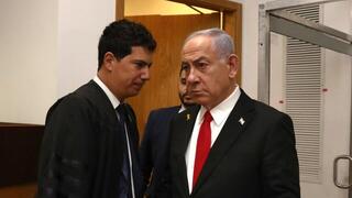 ראש הממשלה בנימין נתניהו נכנס לעדותו בבית המשפט המחוזי בתל אביב