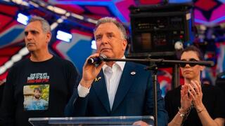 נועה ארגמני במיצג נובה במיאמי