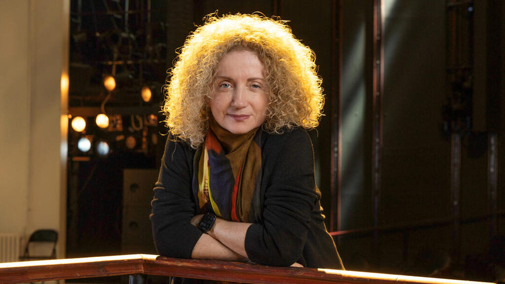 Лена Крейндлина, генеральный директор театра "Гешер"
