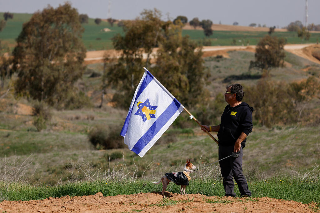 צעדת קיבוץ בארי למען החזרת החטופים