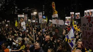 עצרת בכיכר החטופים לציון 500 יום למלחמה