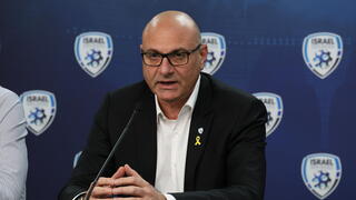 יו"ר ההתאחדות לכדורגל שינו זוארץ