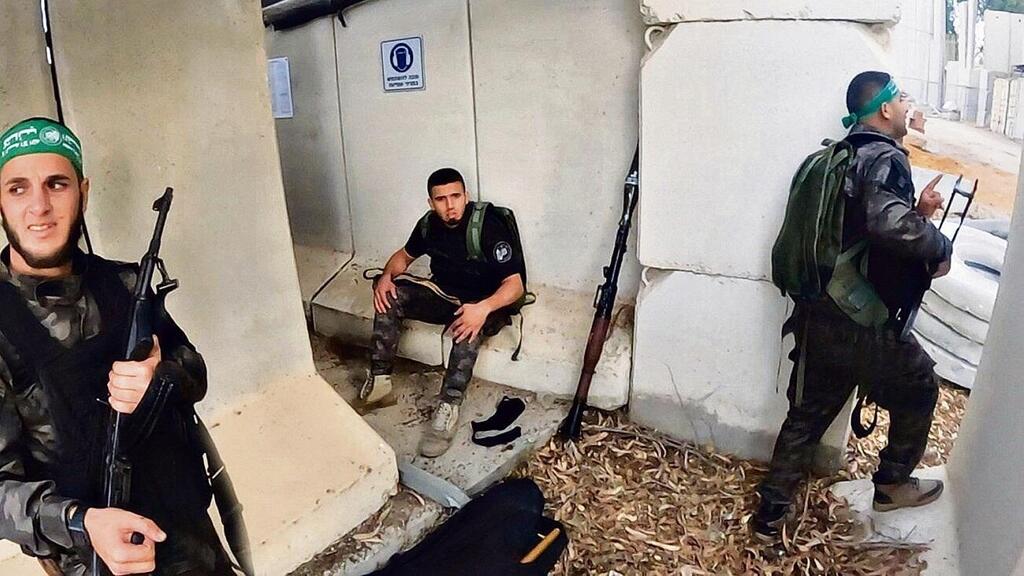 Nukhba terrorists in Israel on October 7 מחבלי נוח'בה באחד מבסיסי צה"ל ב-7 באוקטובר