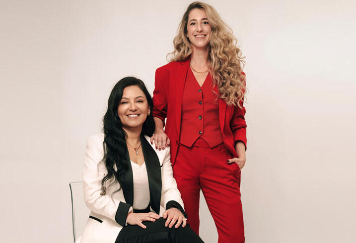 ענבל ספקטור-יפלח וגלית אלפר (יושבת)