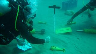 בודקים את קרקעית הים