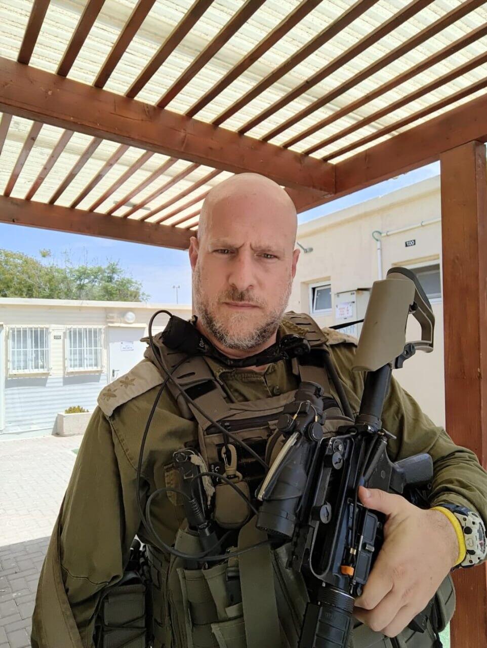 תומר ברוק במדים