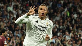 קיליאן אמבפה מסמן שלושער