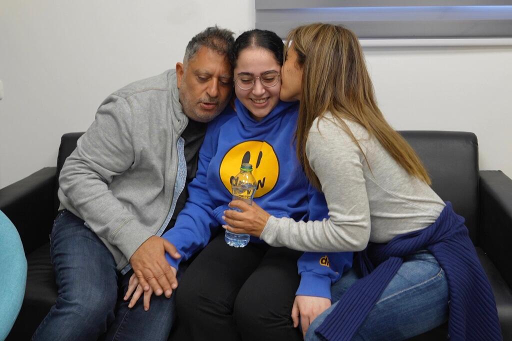 לירי אלבג והוריה שירה ואלי