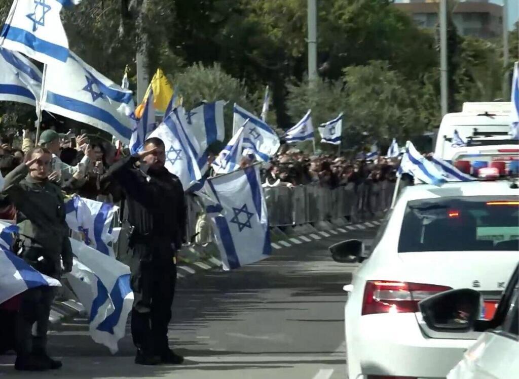 ארונות החללים החטופים מגיעים לאבו כביר,  המכון לרופאה משפטית