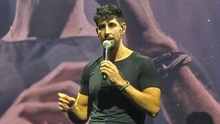 עידן עמדי בהופעה בירושלים