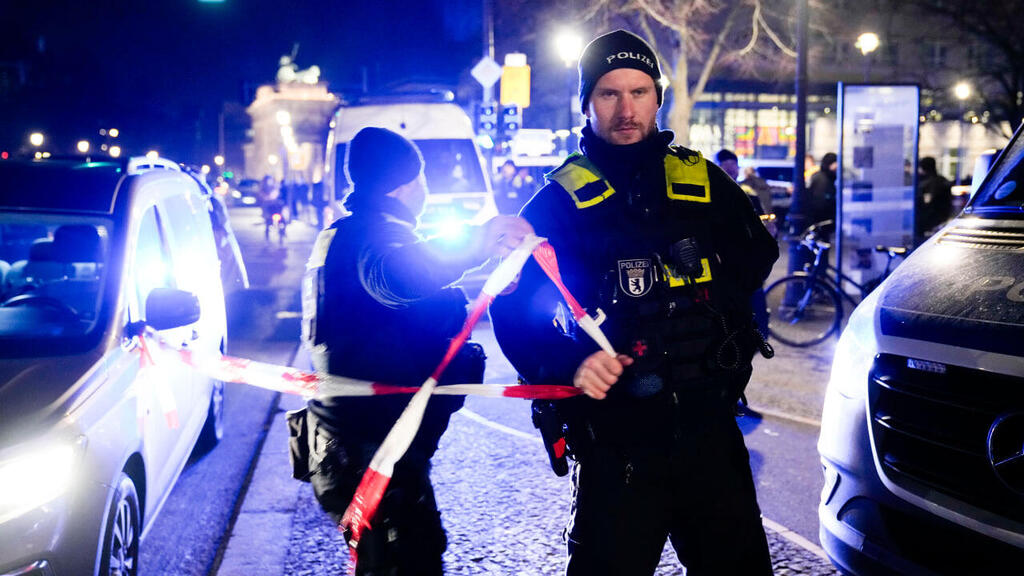 זירת פיגוע הדקירה באנדרטת השואה בברלין