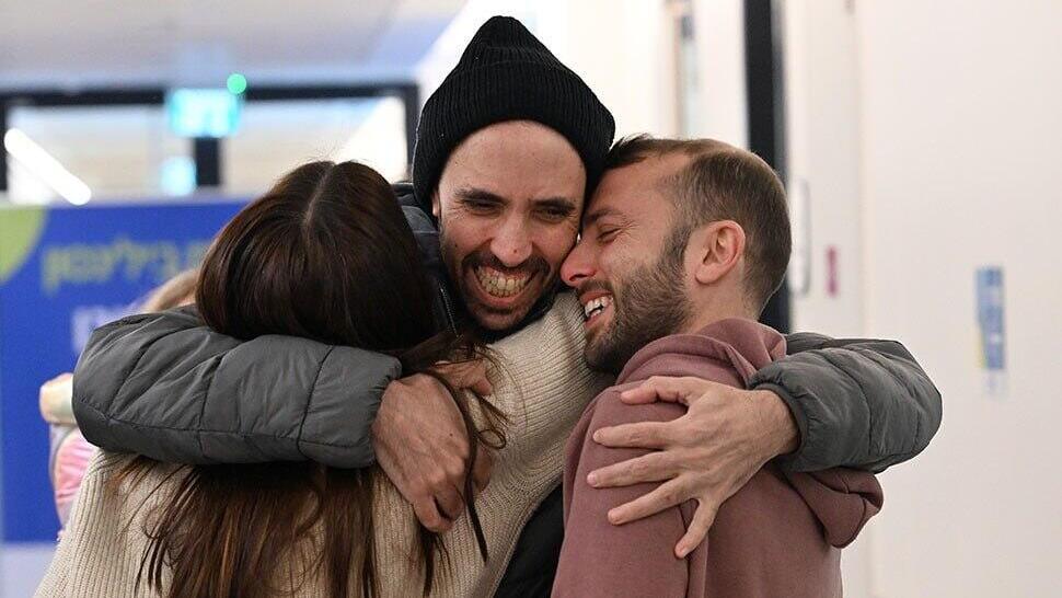 טל שהם נפגש עם משפחתו בבילינסון