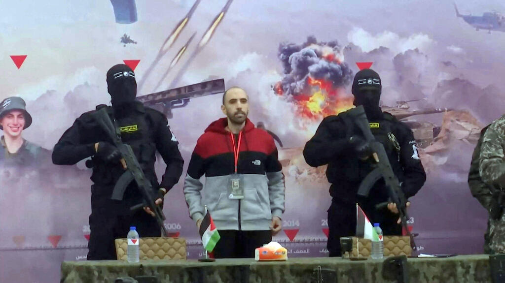 רגעי שחרור החטופים בפעימה השביעית